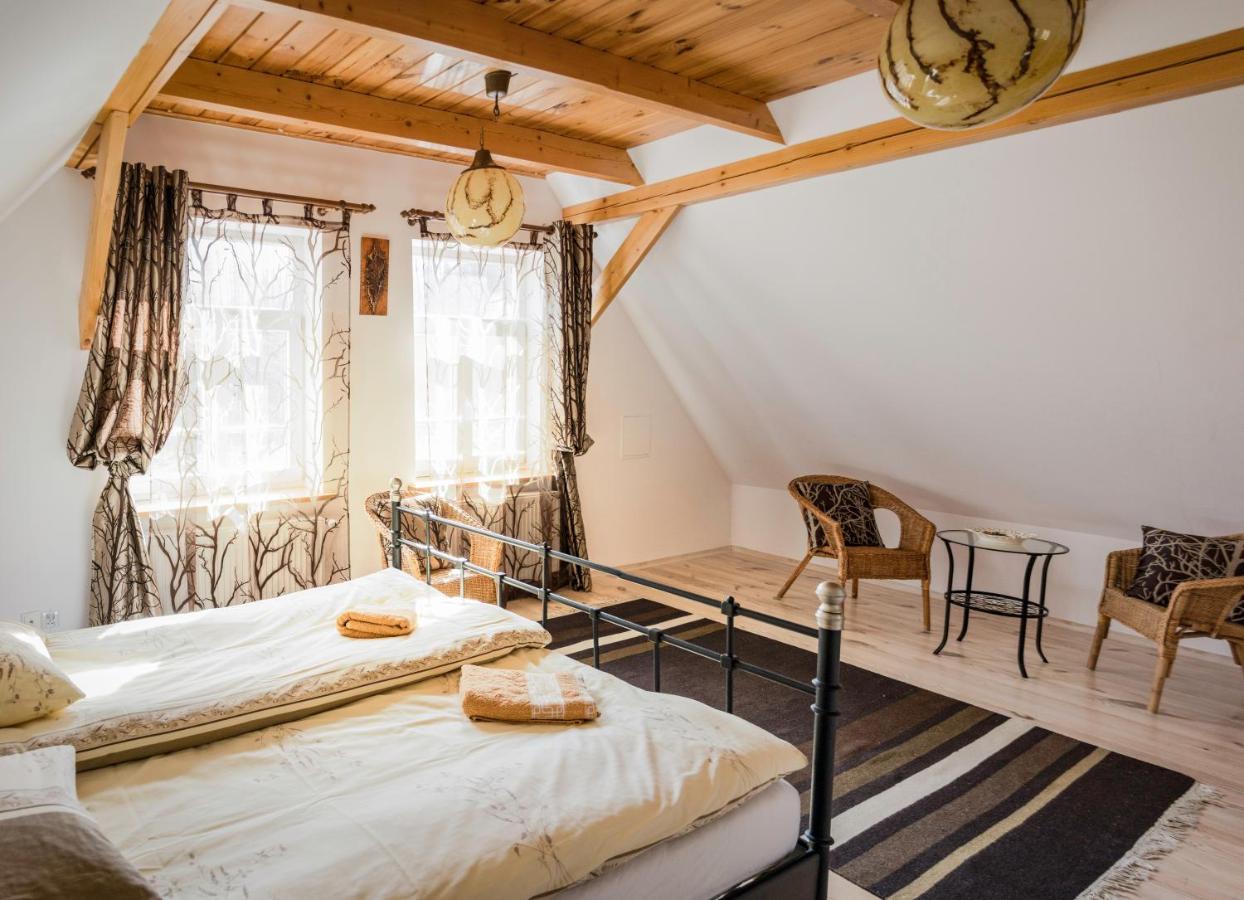 Miodowa Kolonia Bed and Breakfast Białowieża Buitenkant foto